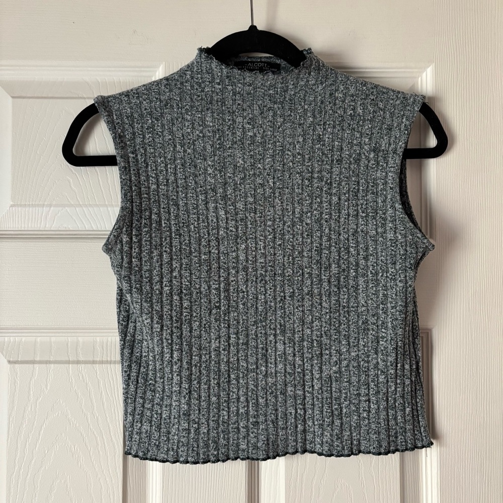 Green Ribbed Sleeveless Crop Top